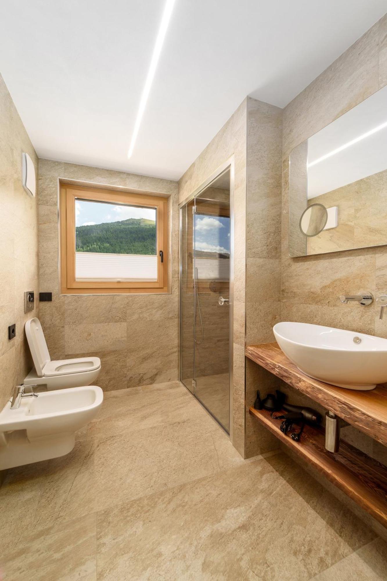 Dettaglio del secondo bagno nella casa vacanze a Livigno