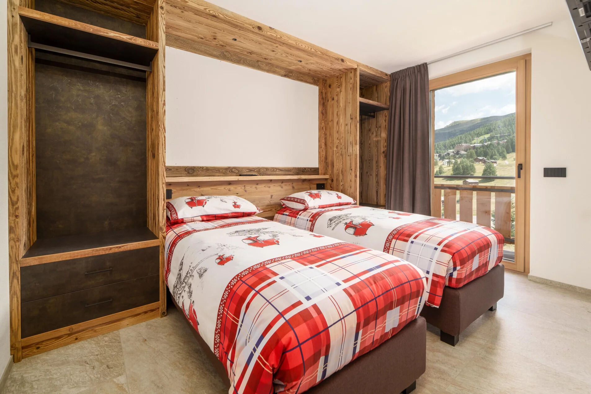 Seconda camera con letti singoli e balcone, Ironwood Livigno
